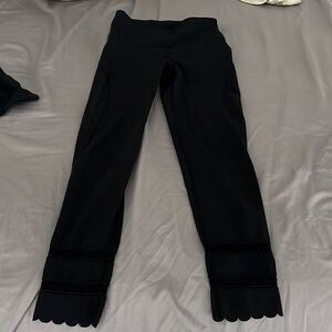 Free People FP Movement scalloped leggings size XS cropped with detail